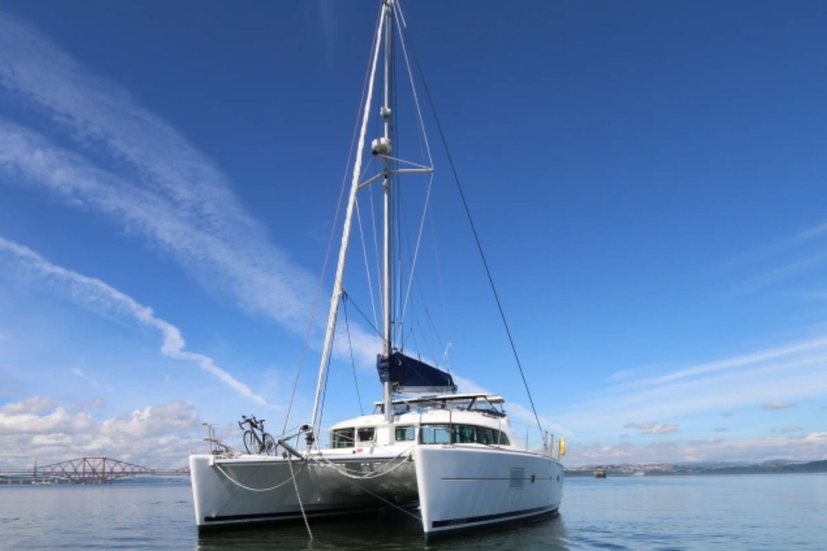 Edinburgh Forth Bridge Sailing Experience