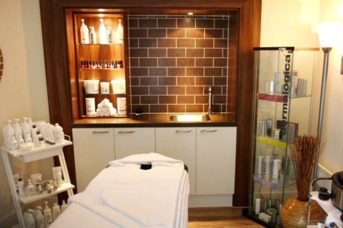 Esprit Spa Reading Massage and Afternoon Tea