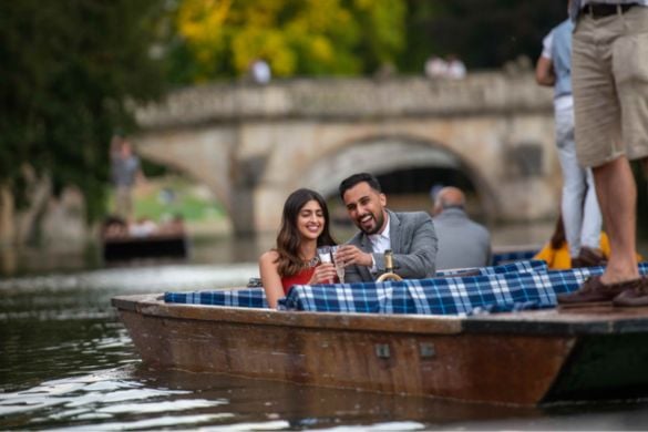 Exclusive Punting Tour for 12 People - Cambridge