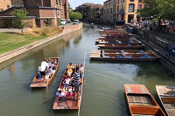 Exclusive Punting Tour for 12 People