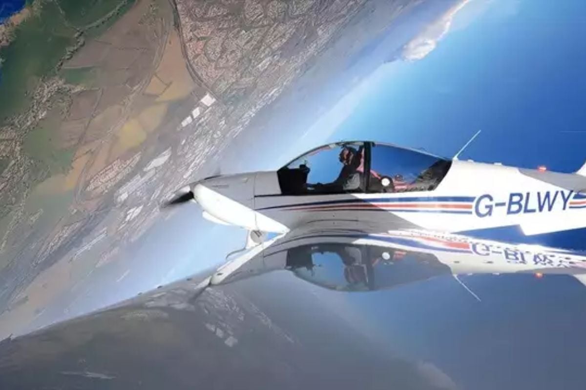 Extended Aerobatics at Sywell Aerodrome