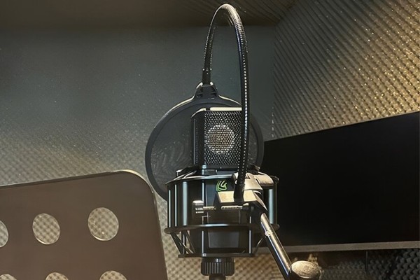 Four Hour Singer Songwriter Recording Session in London