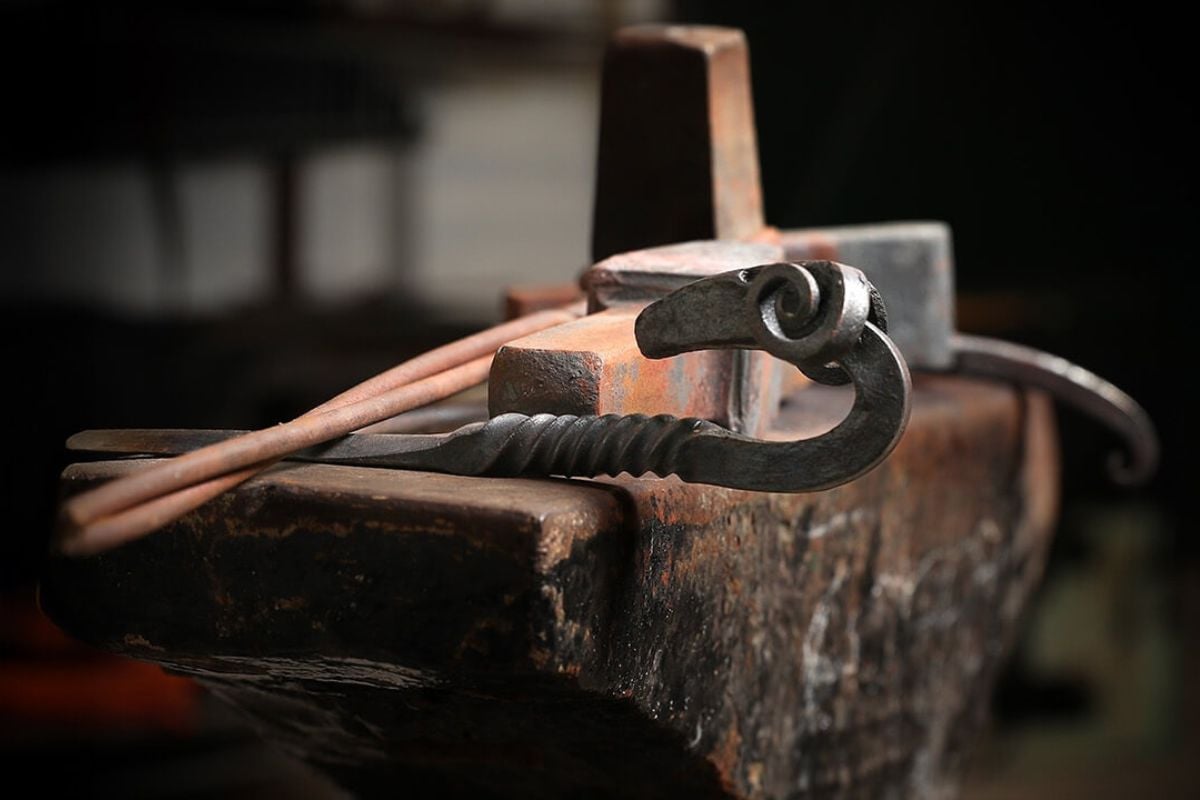 Half Day Hook Blacksmith Course in the Peak District