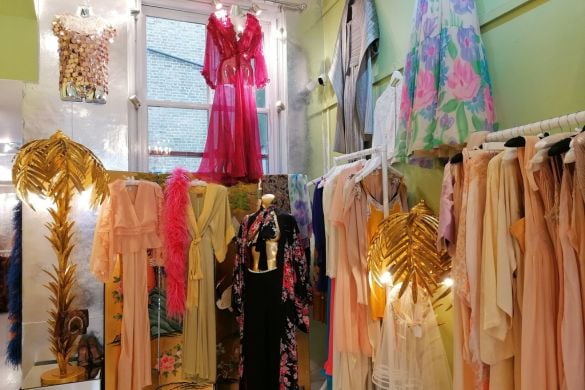 Half Day Vintage Shopping Tour in London with Food