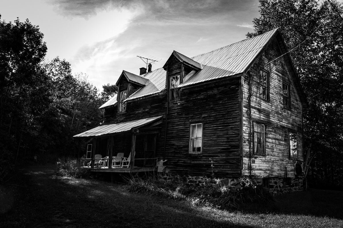 Haunted Cabin Escape Room for Two in Manchester