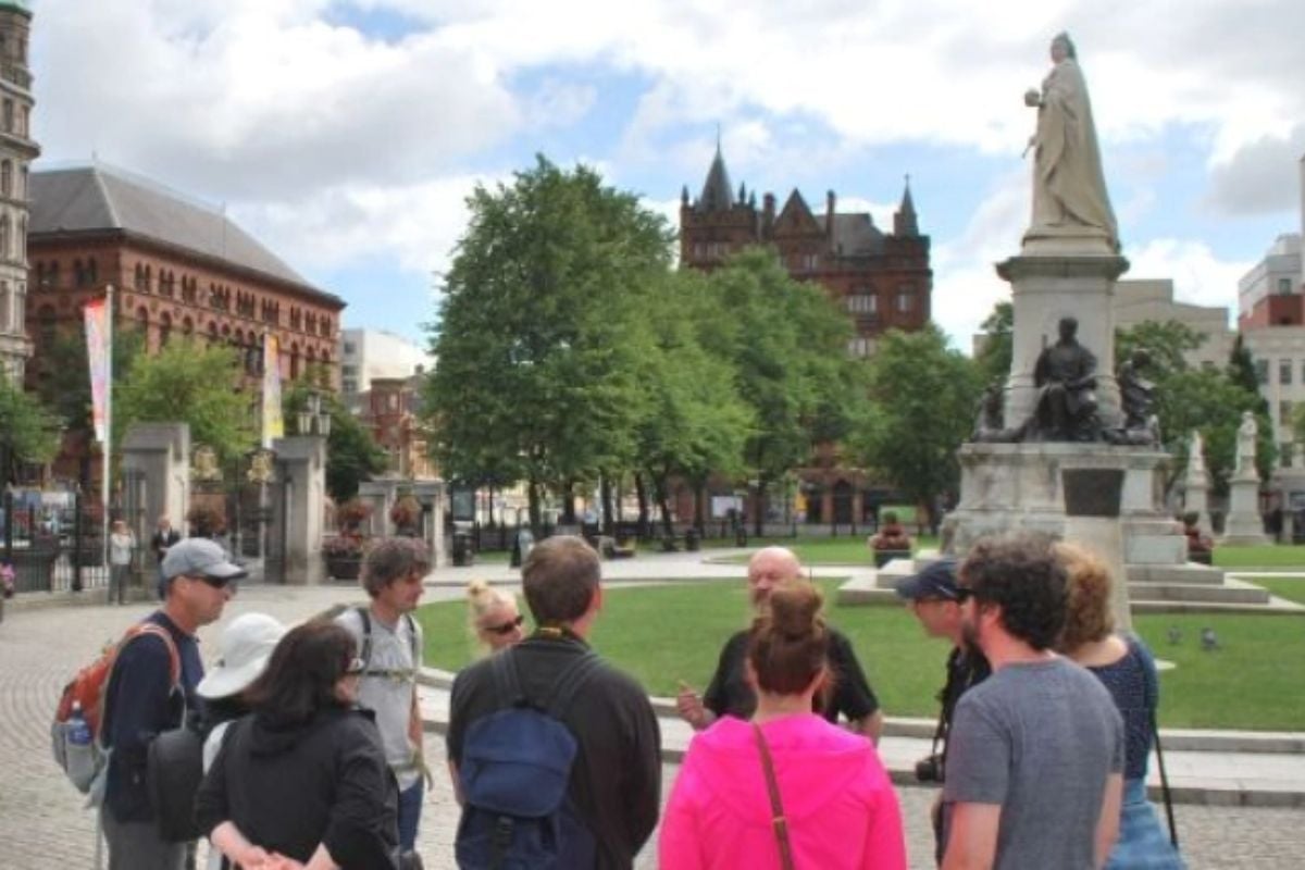 History and Sightseeing Tour of Belfast