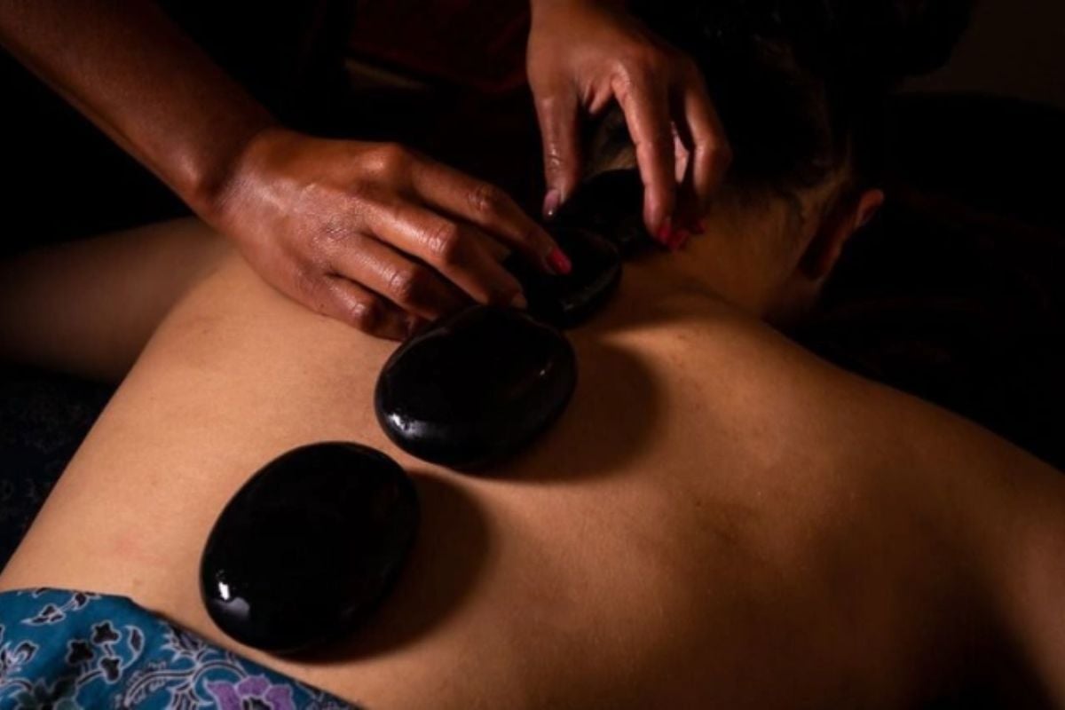 Hot Stone Massage (60 minute) in Brighton