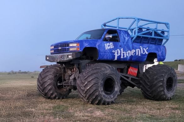 'Ice Phoenix' Monster Truck Driving