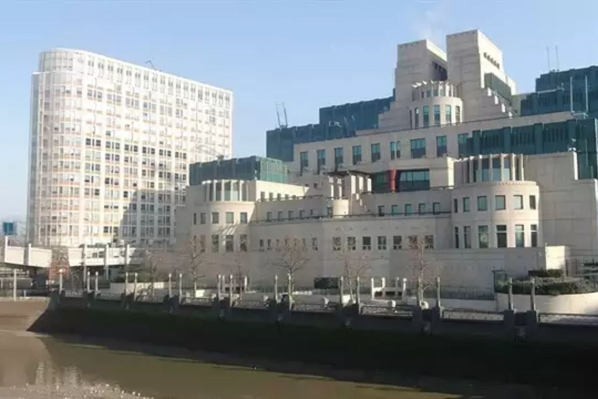 James Bond Film Locations Ultimate London Tour 