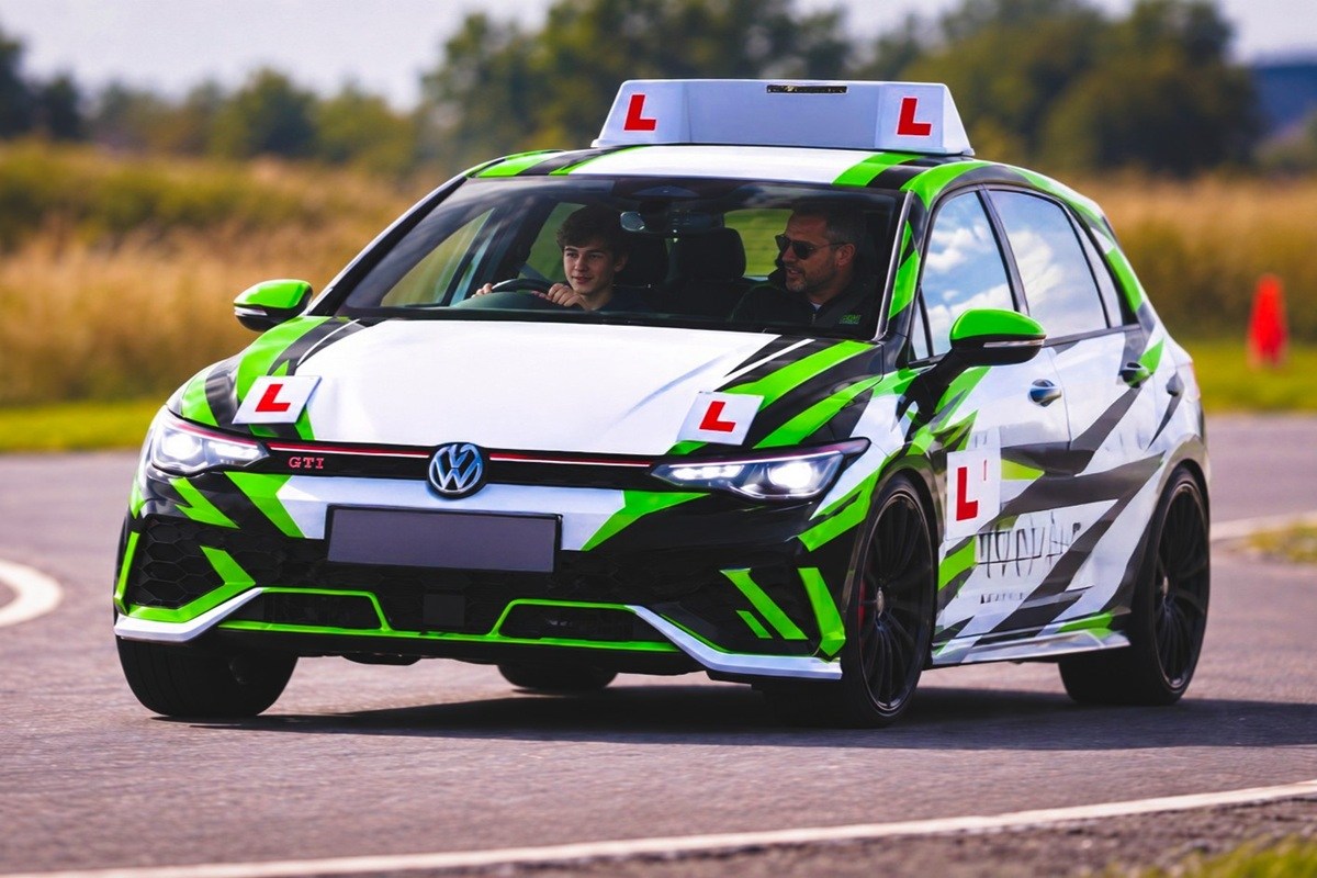 Learner Driver Experience - 6 Miles