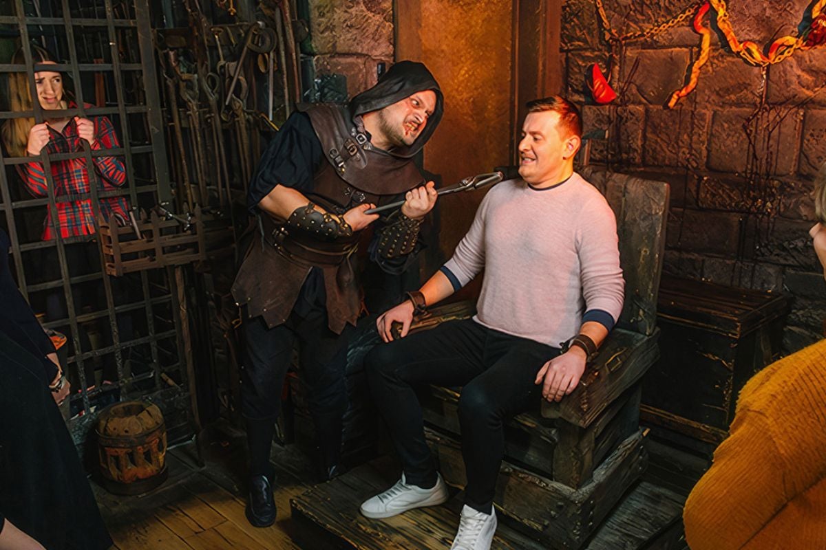 The London Dungeon Tickets with Two-course Meal for Three