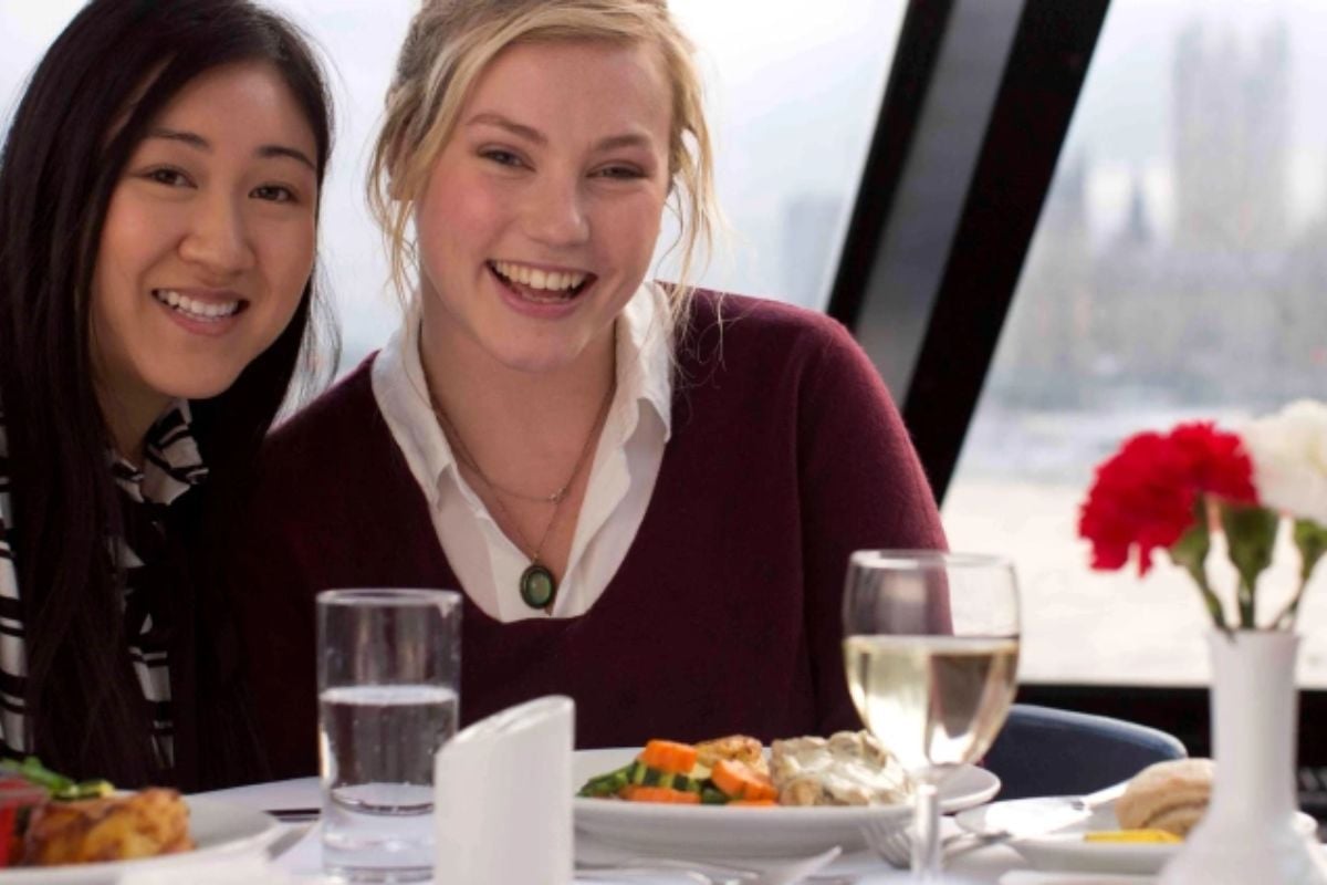 Lunch Cruise on the Thames River for Two