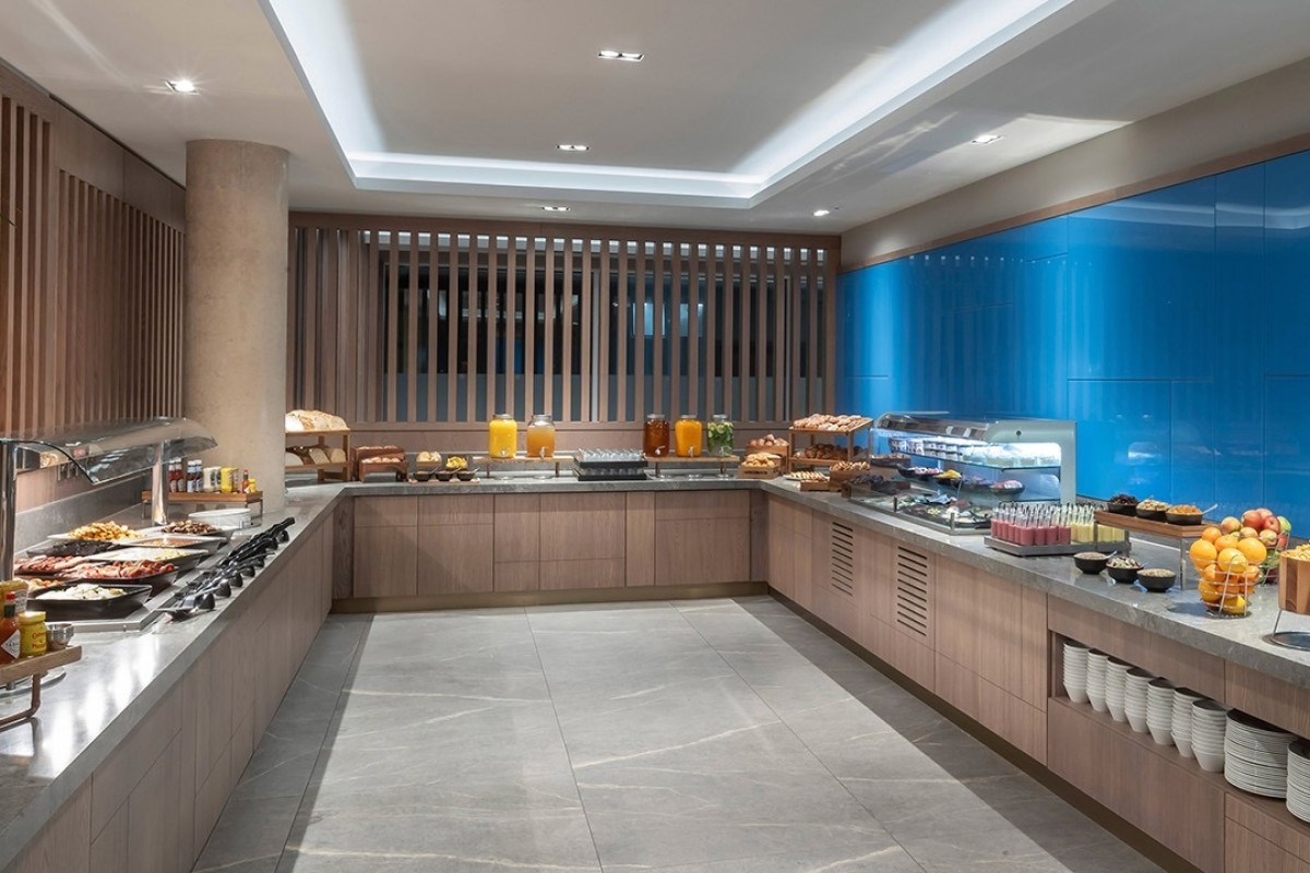 Maldron Hotel Overnight Stay and Brighton i360 for Two