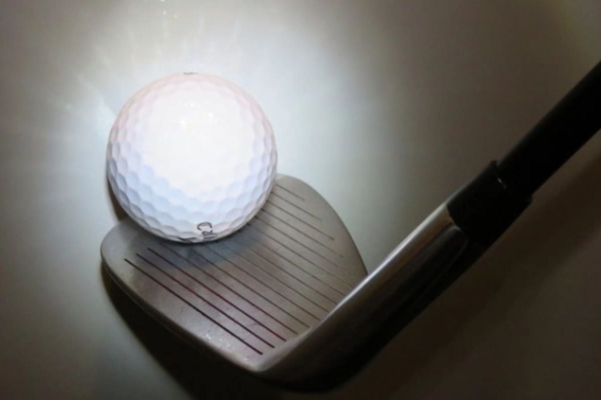 One Hour Golf Lesson at Indoor Golf Centre - Gloucestershire