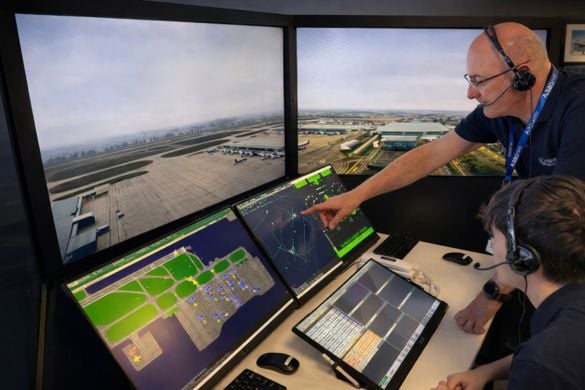 One Hour Air Traffic Control Simulator Session in Hampshire