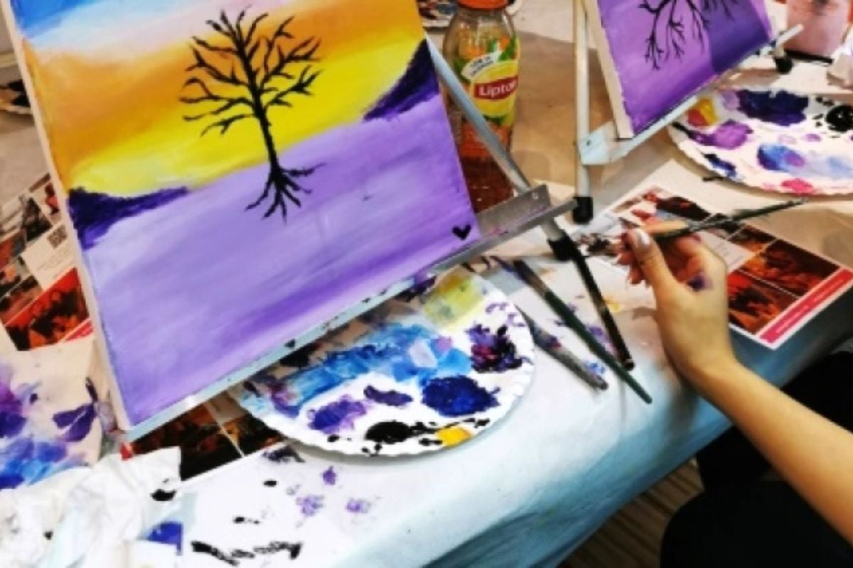 Paint and Sip Art Class in Leeds