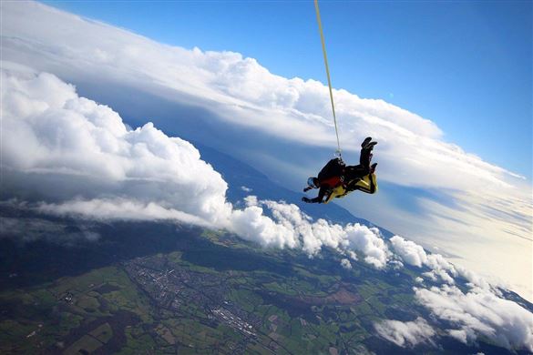 Parachuting in Devon - 7,000ft