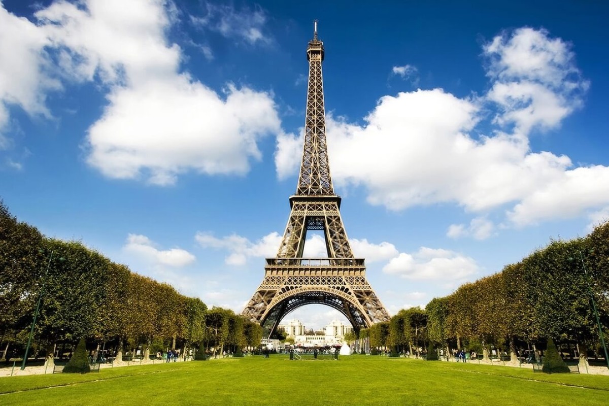 Paris by Eurostar Day Trip with Eiffel Tower Lunch