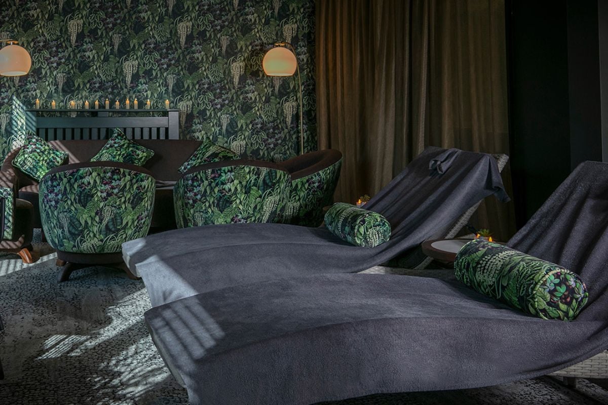 QHotels Weekend Spa Day with 25 Minute Treatment (Choice 4)