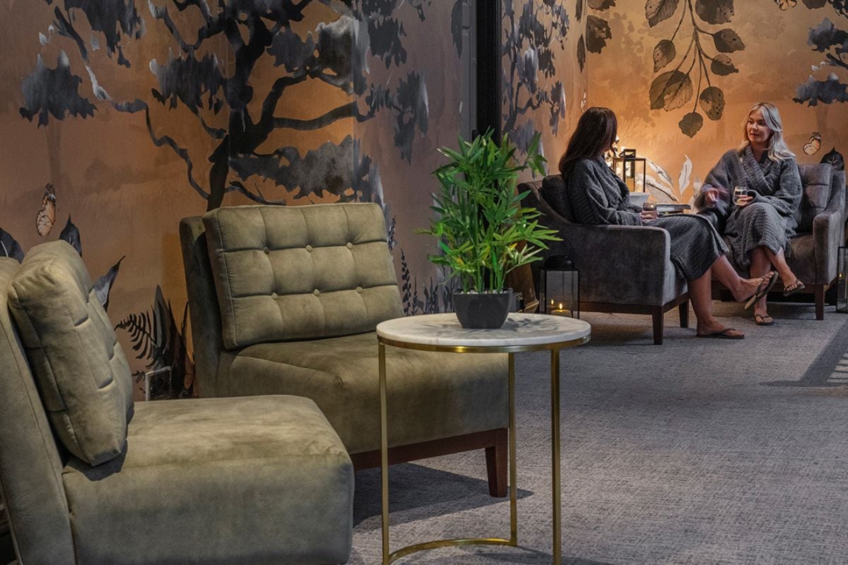 QHotels Weekend Spa Day with 25 Minute Treatment (Choice 3)