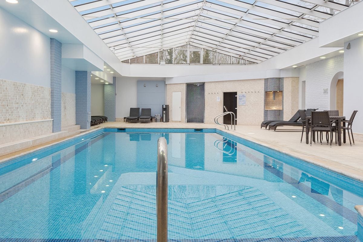 QHotels Weekend Spa Day with 50 Minute Treatment & Lunch (Choice 3)