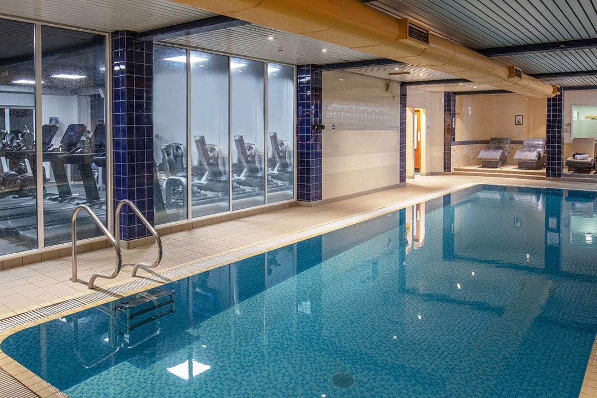 QHotels Weekend Spa Day with 25 Minute Treatment (Choice 1)