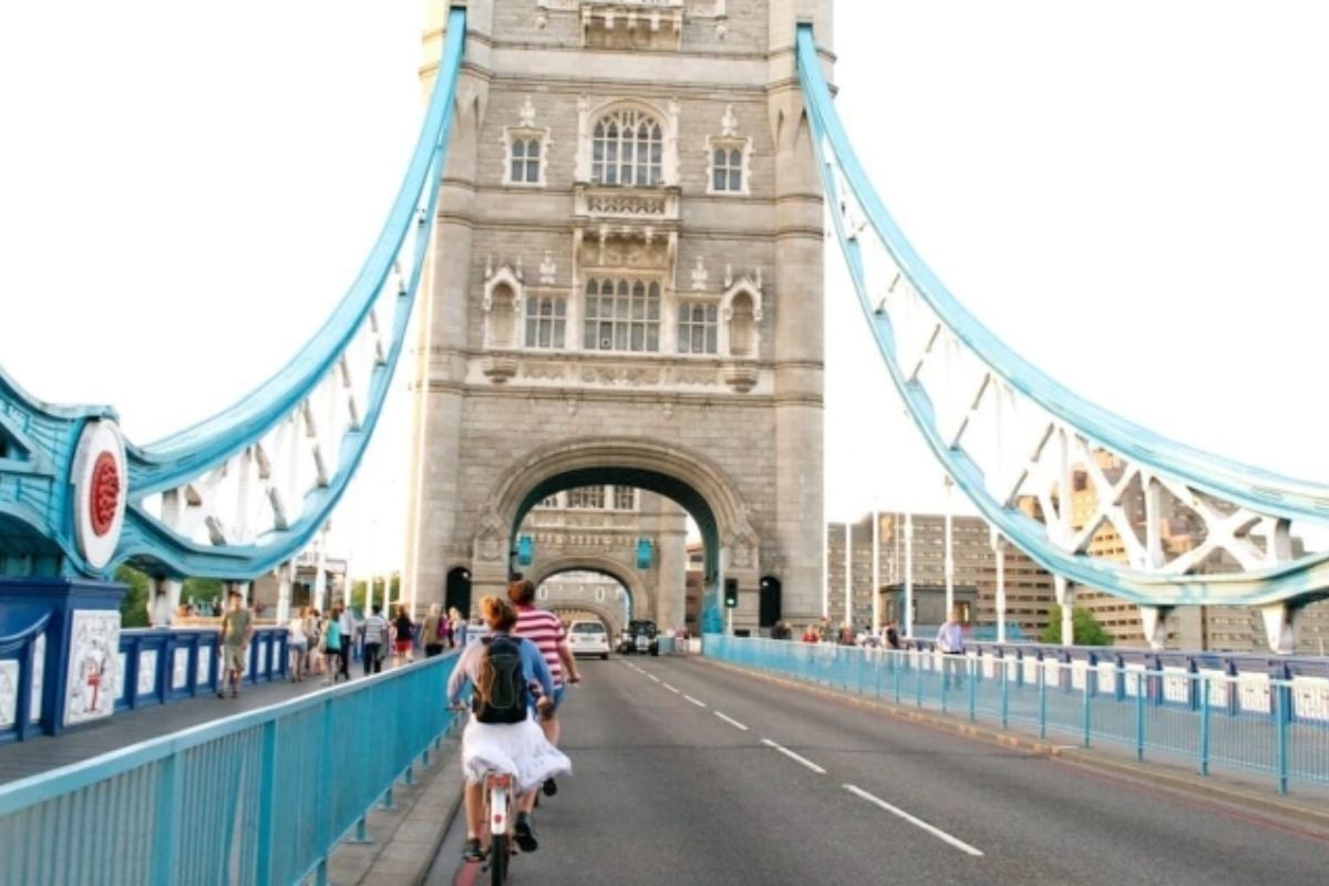River Thames Daytime Bike Tour Of London