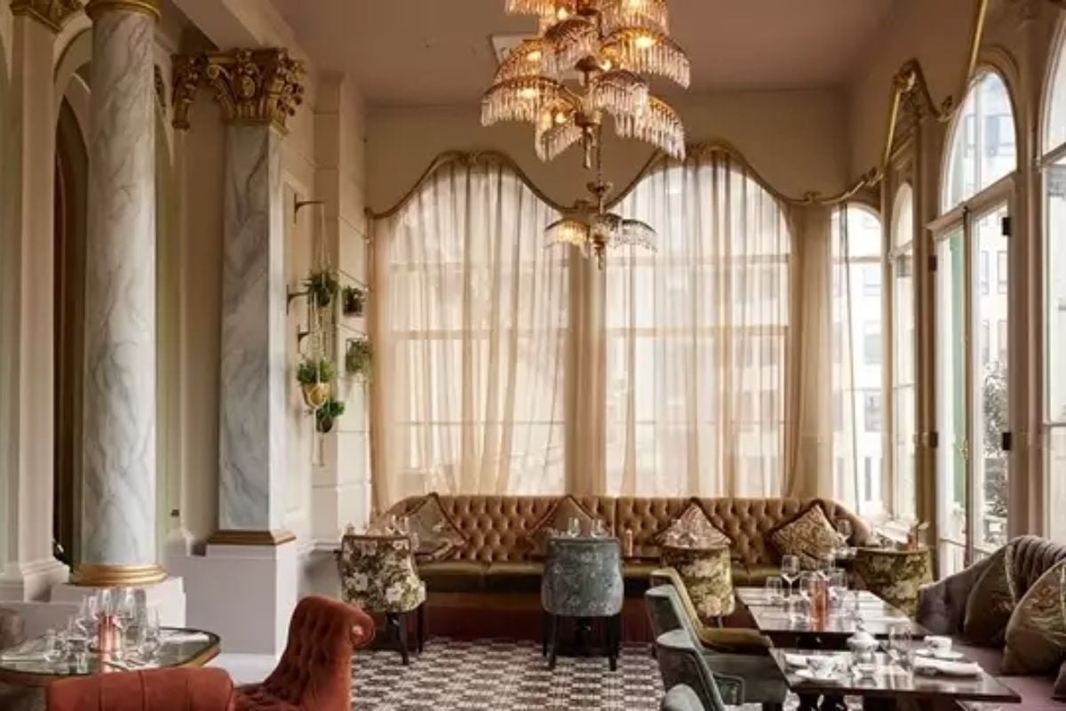 The Royal Mews Entry and Lunch for Two