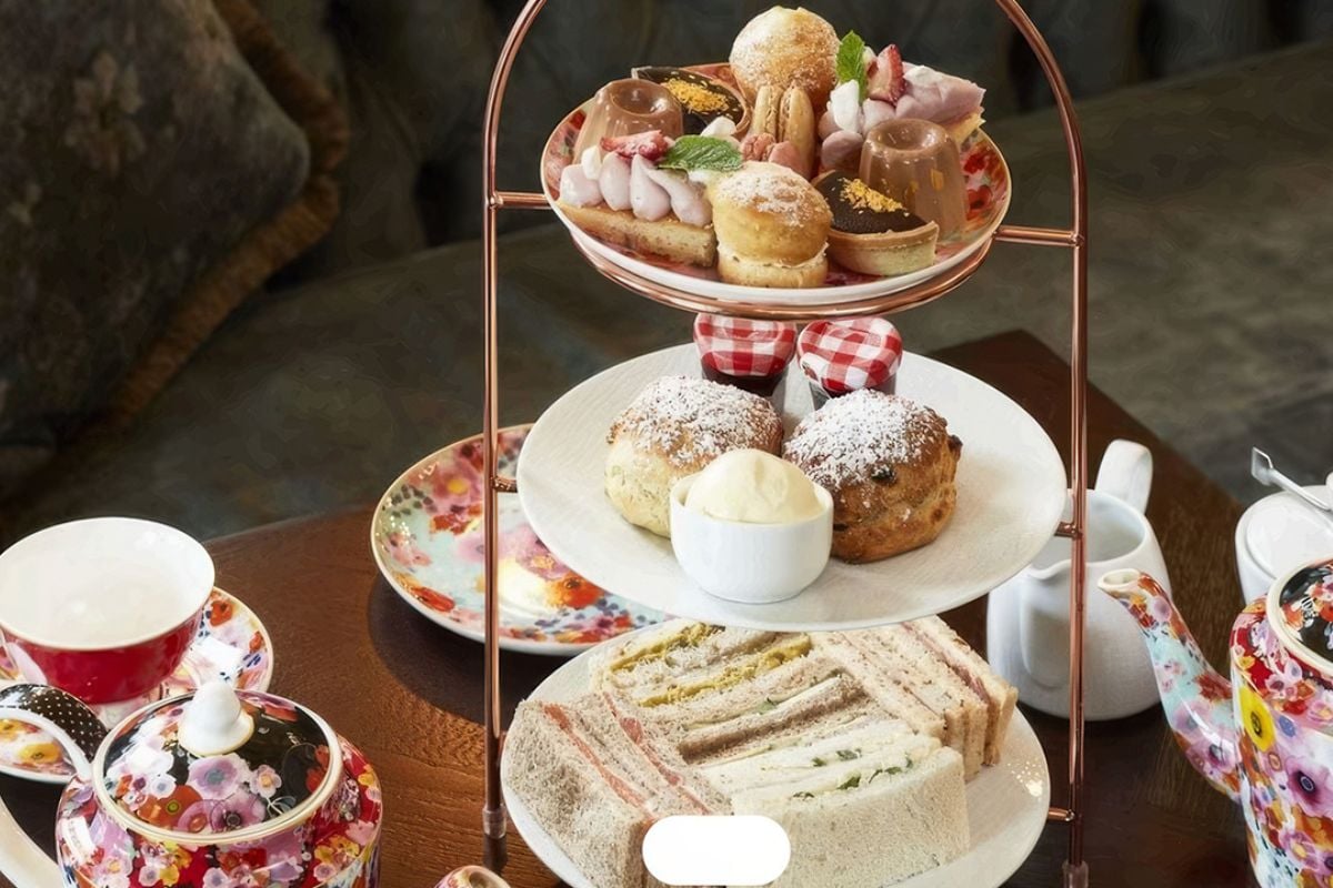 The Royal Mews Entry and Sparkling Afternoon Tea for Two
