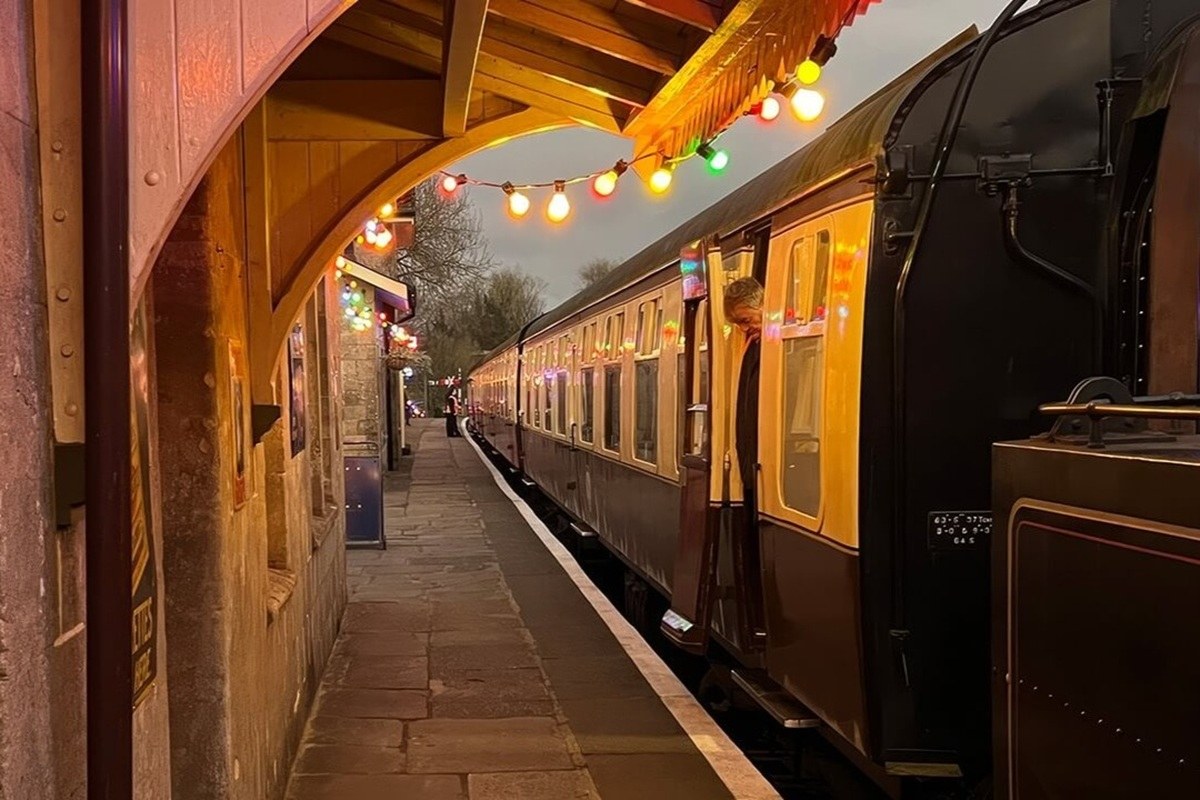Santa Paws' Steam Train Experience (Child Ticket 5-17 years)