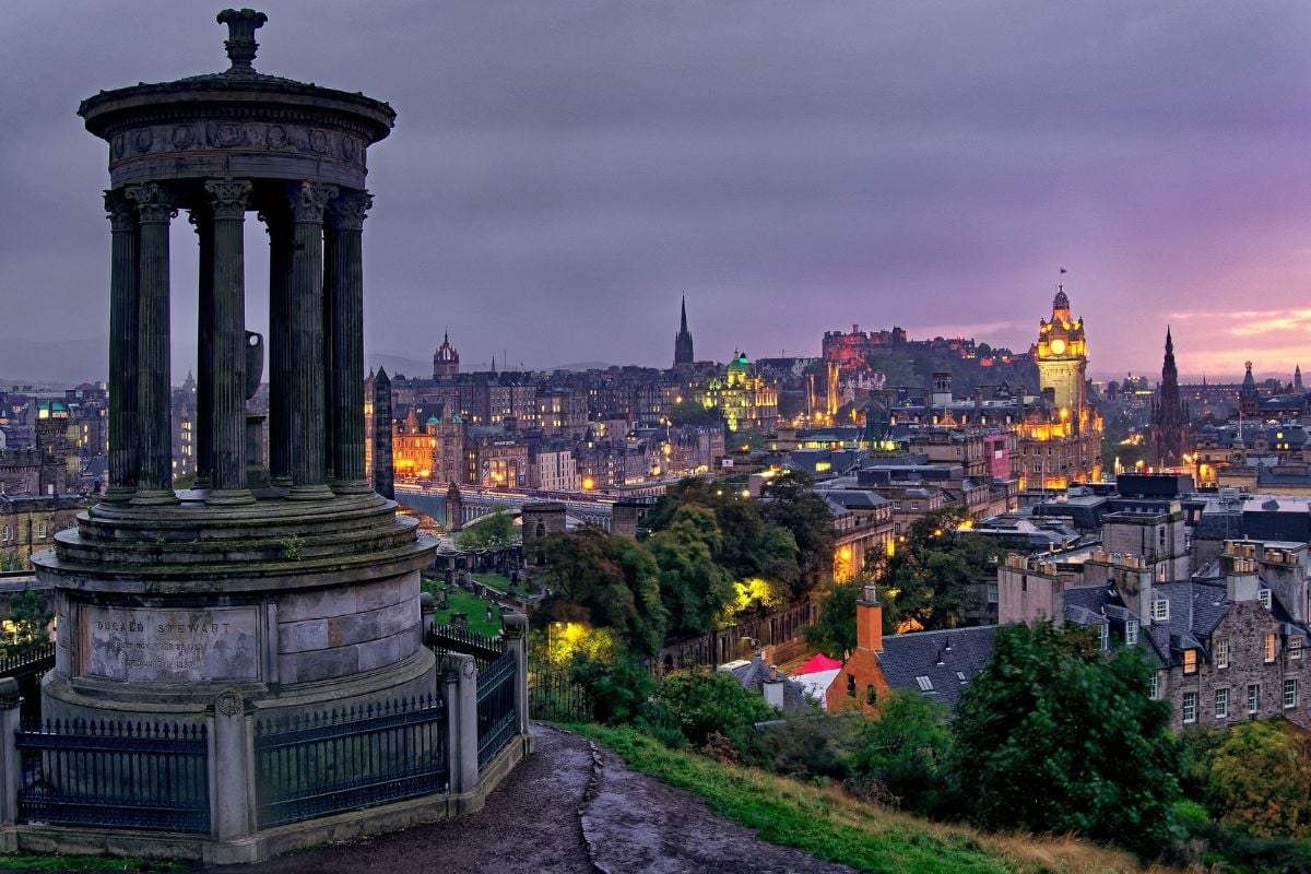 Scenic Photography Tour of Edinburgh
