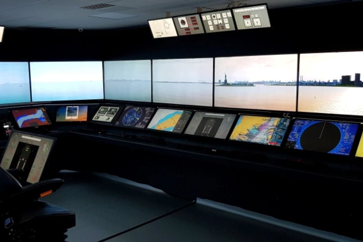 Ship Simulator Experience in Fareham