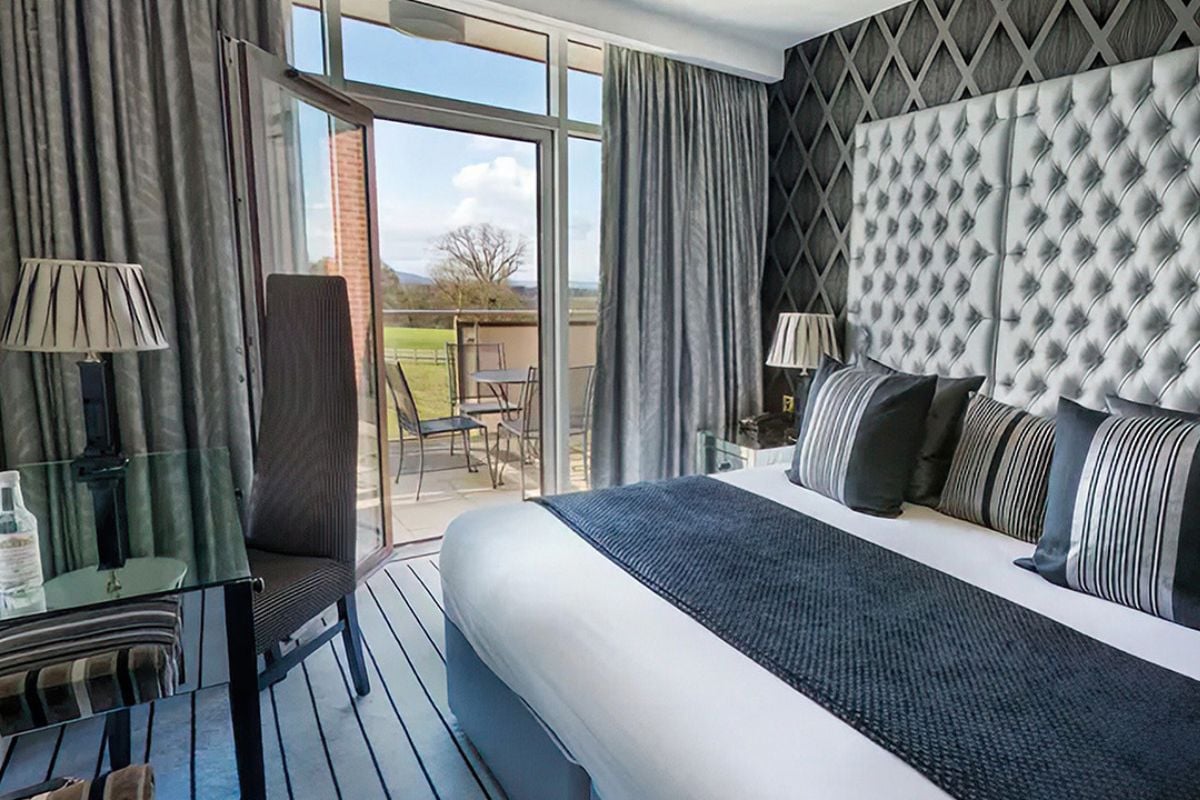 Spa Break for Two with 25 min Treatments & Dining at The Oxfordshire