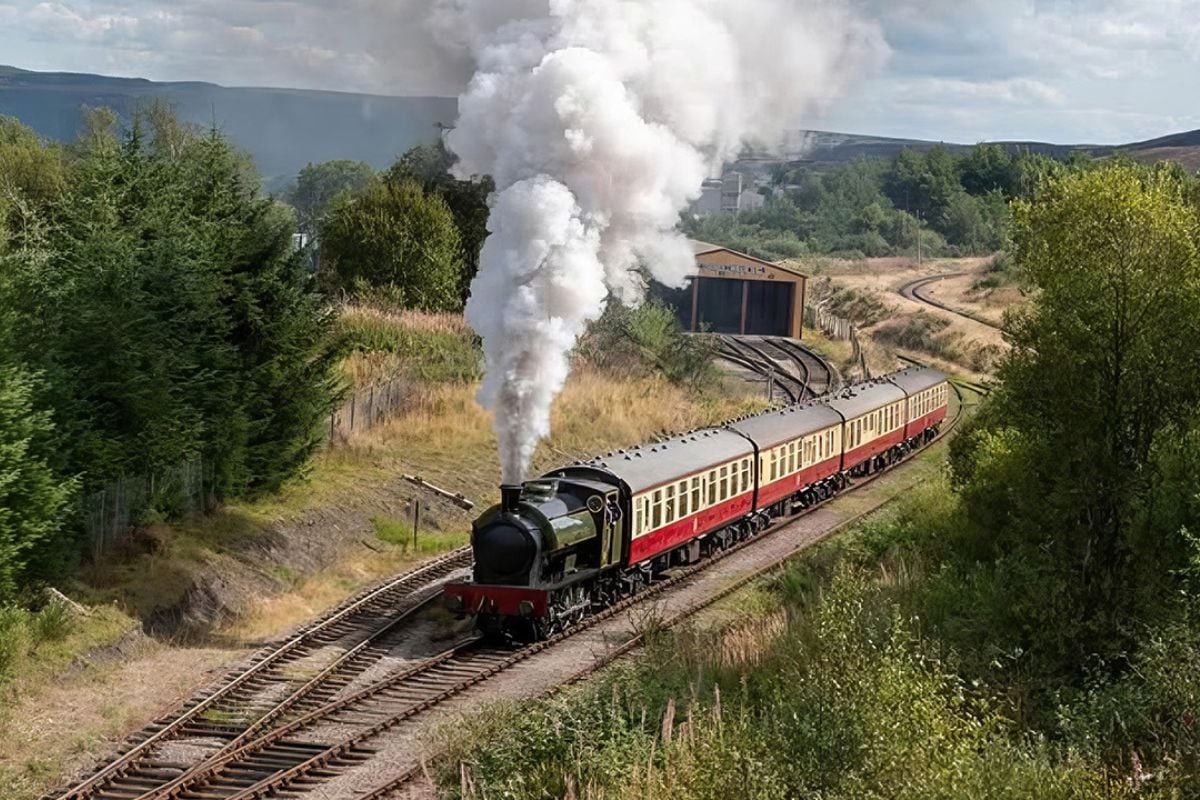 Steam & Coal Heritage Experience with Breakfast For Four