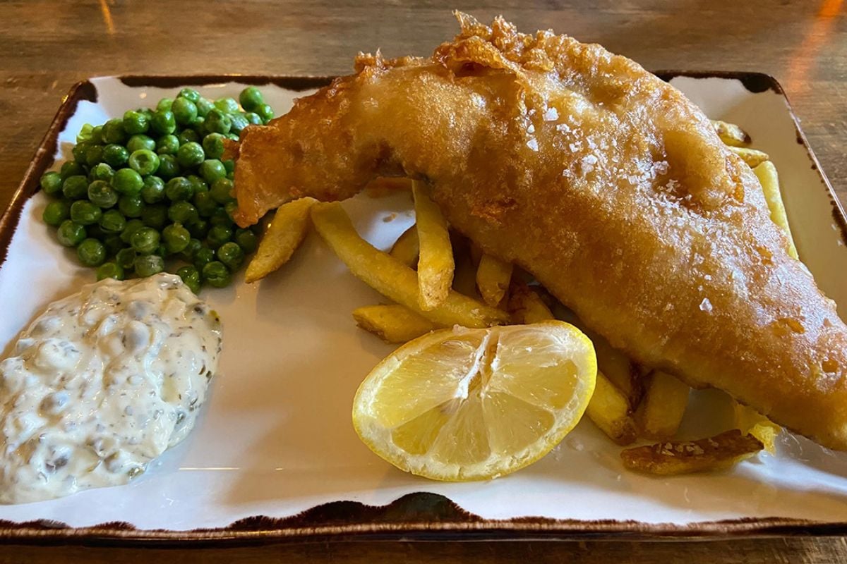 Stonehenge Day Trip From London and Meal