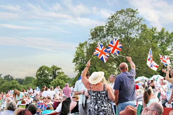 Summer Proms Day Out for Two People with Picnic