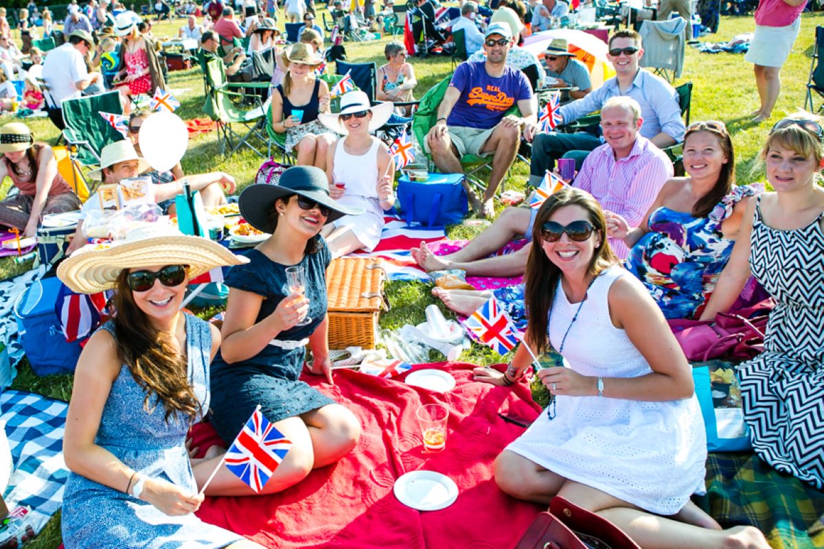 Summer Proms With Prosecco for Two - Nationwide