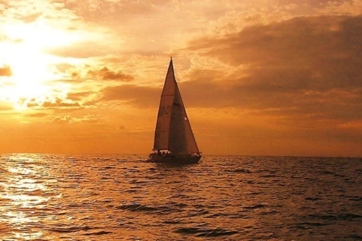 Sunset Yacht Sailing in Brighton
