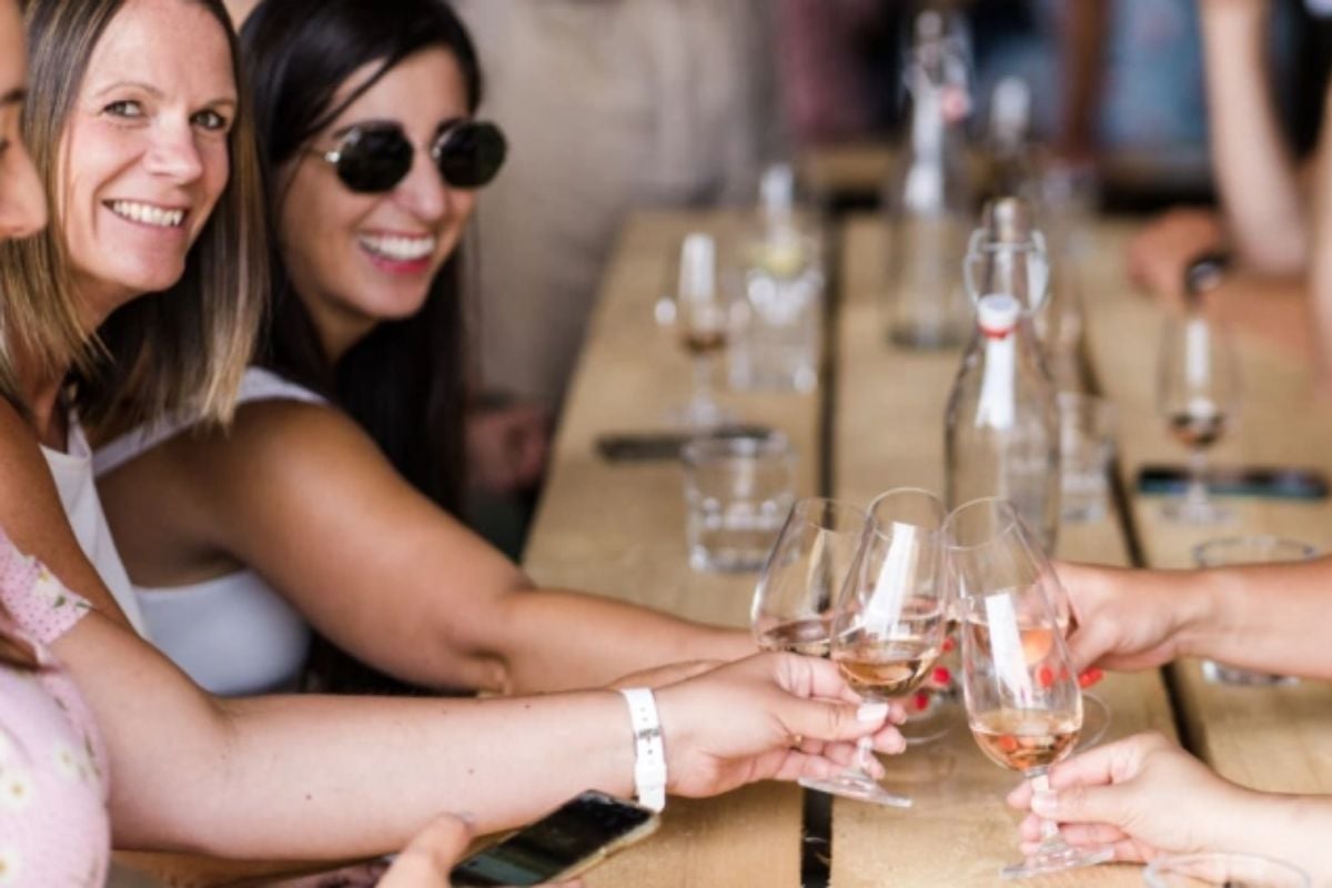 Sussex Vintage Bus Vineyard and Winery Tour from Brighton