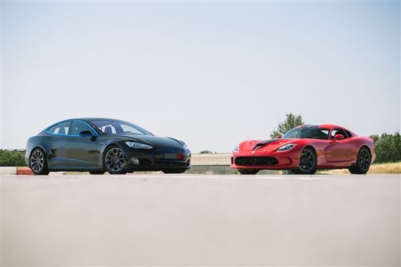 Tesla P90d vs Dodge Viper SRT VX Experience - 12 Laps