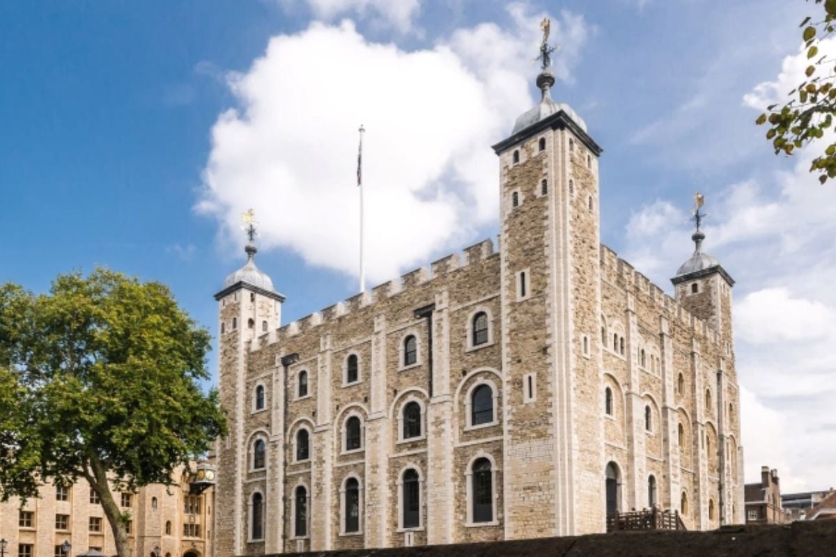 Tower of London Experience And Meal for Two