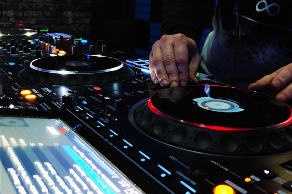 Two Hour DJ Workshop