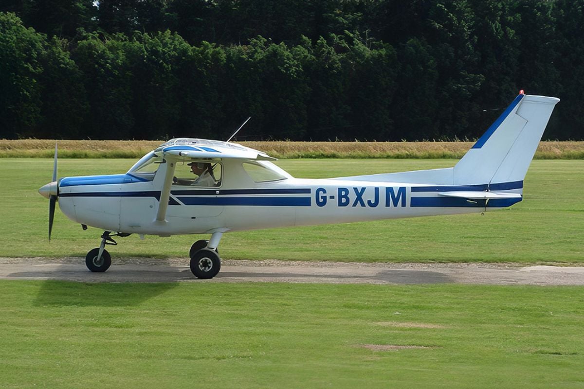 Two Seater 60 Minute Flying Lessons near Inverness