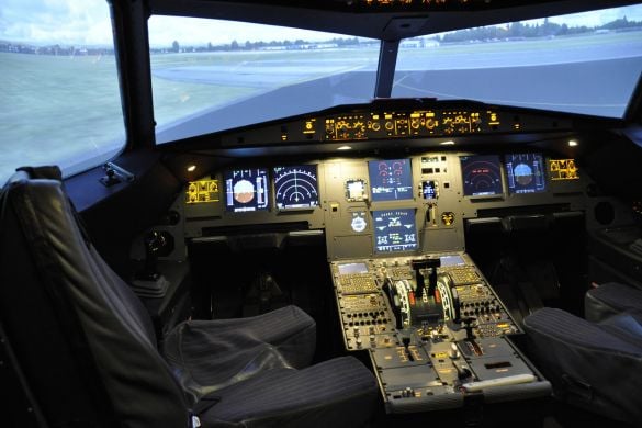 737 Boeing Simulator Ultimate Pilot Experience - Cheshire