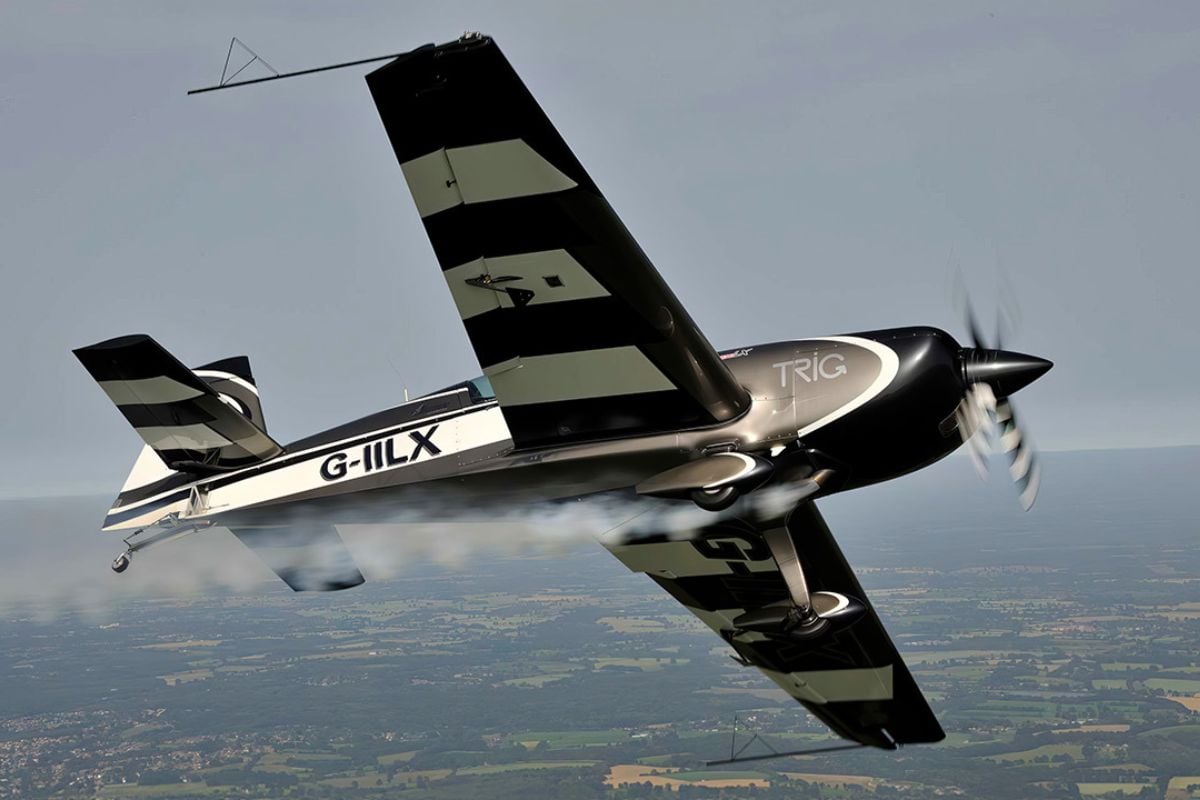 Ultimate Extra 330 40 Minute Aerobatics Experience