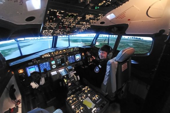 Weekday 90 Minute 737 Simulator Session - Suffolk 