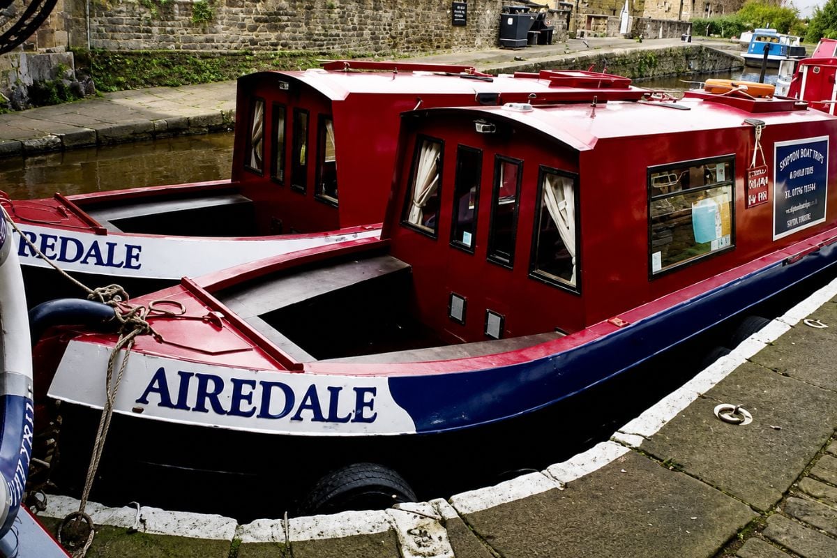 Weekday Canal Boat Hire in Skipton for Ten People