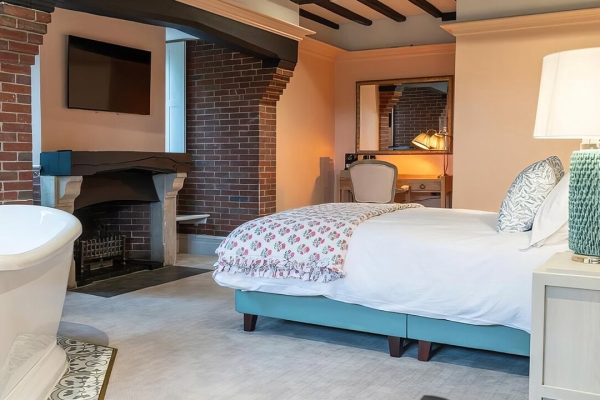 Leonardslee Wine Estate Experience & Weekday Overnight Offer for Two