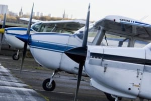 4 Seater 60 Minute Flying Lesson - Glasgow