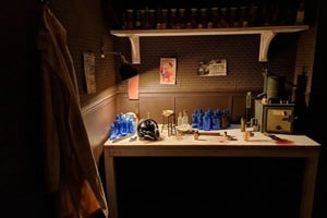 90 Minute Haunted House Escape Room for Two - London